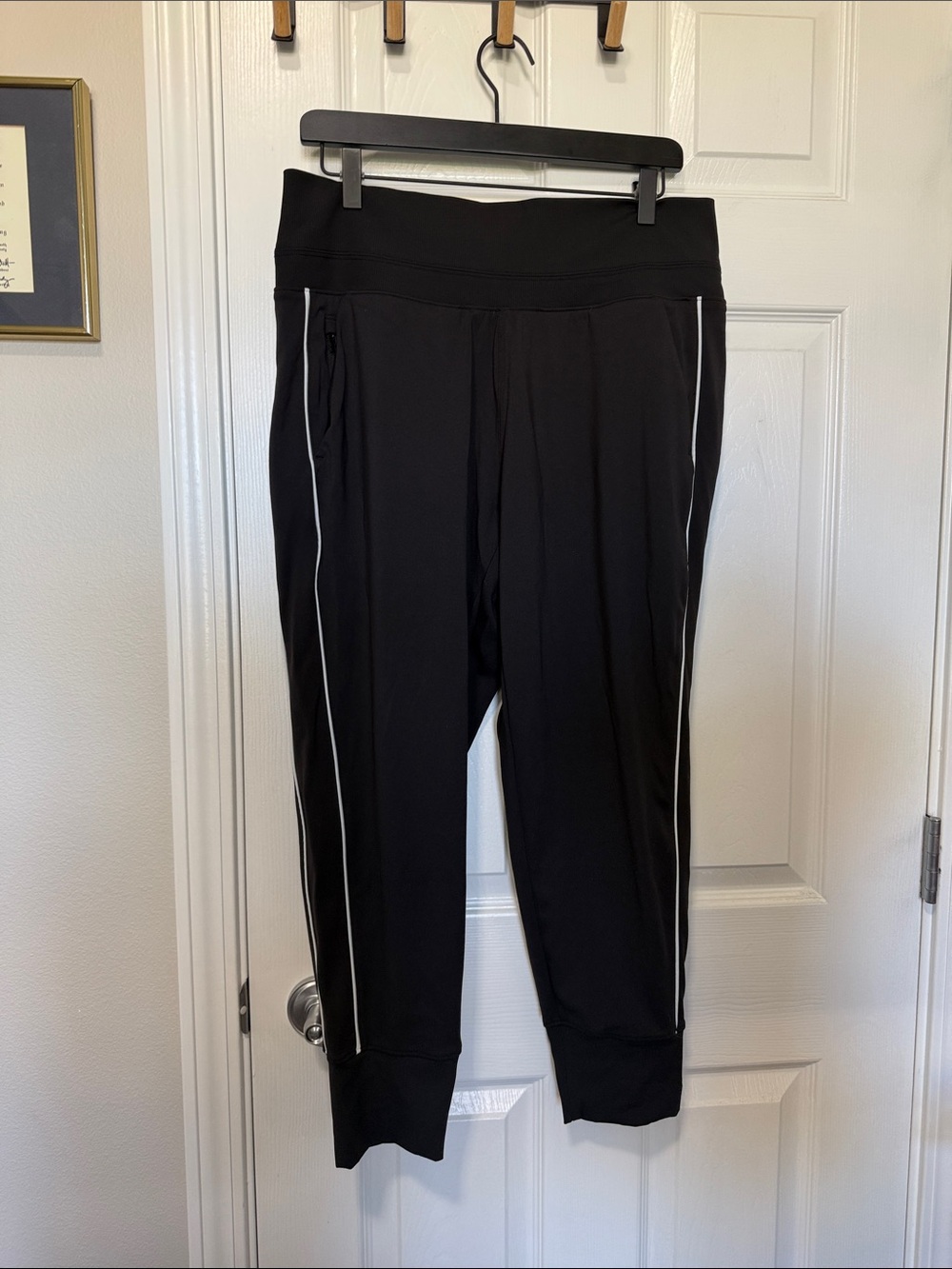 Athleta Venice Jogger Pants Black White Side Piping Sz L petite